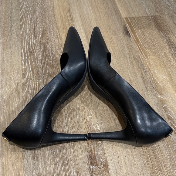 Michael Kors Size 10 Black Heels - Picture 5 of 12